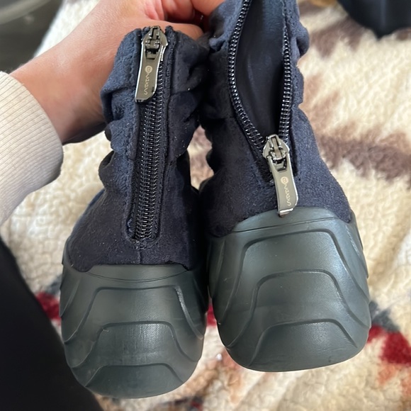 Bzees Boots - Picture 4 of 6